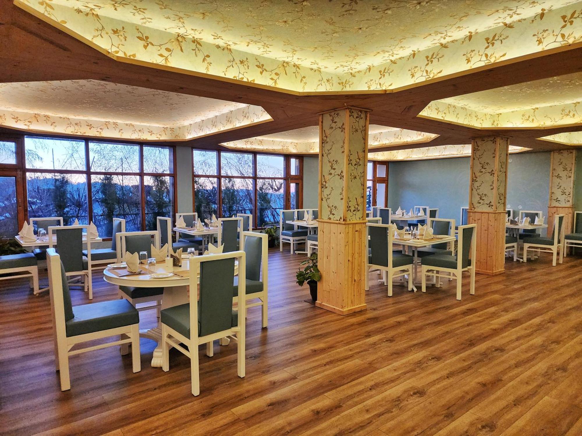 Hotel Pineview Шимла Екстериор снимка