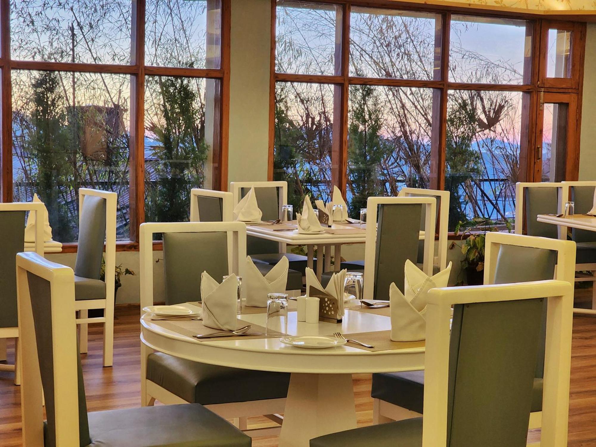 Hotel Pineview Шимла Екстериор снимка