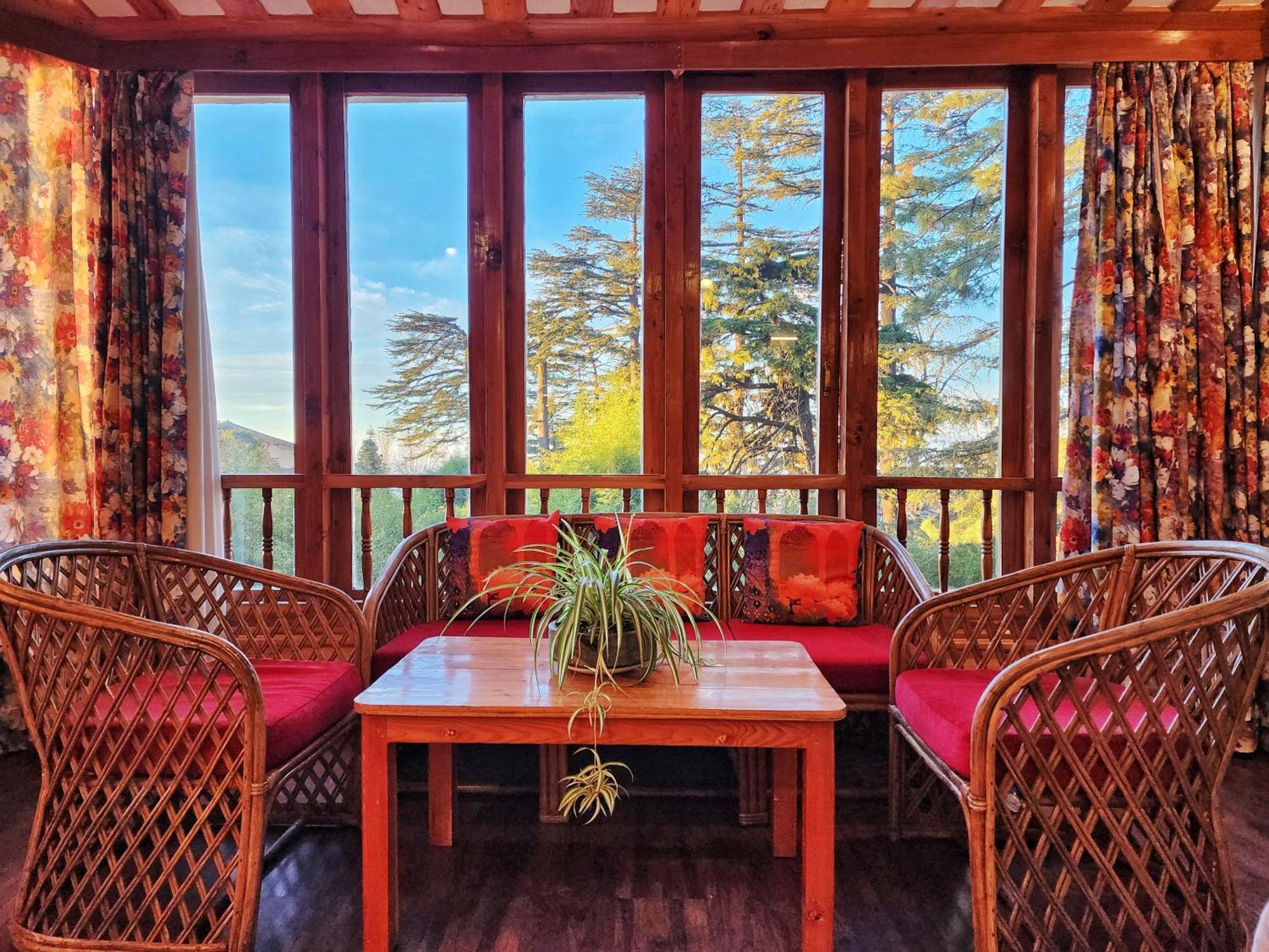 Hotel Pineview Шимла Екстериор снимка