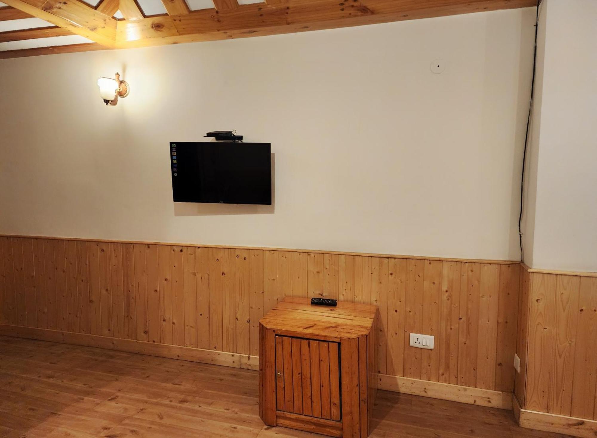 Hotel Pineview Шимла Екстериор снимка